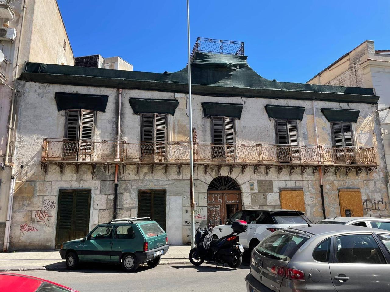 Palazzina commerciale in vendita a Palermo