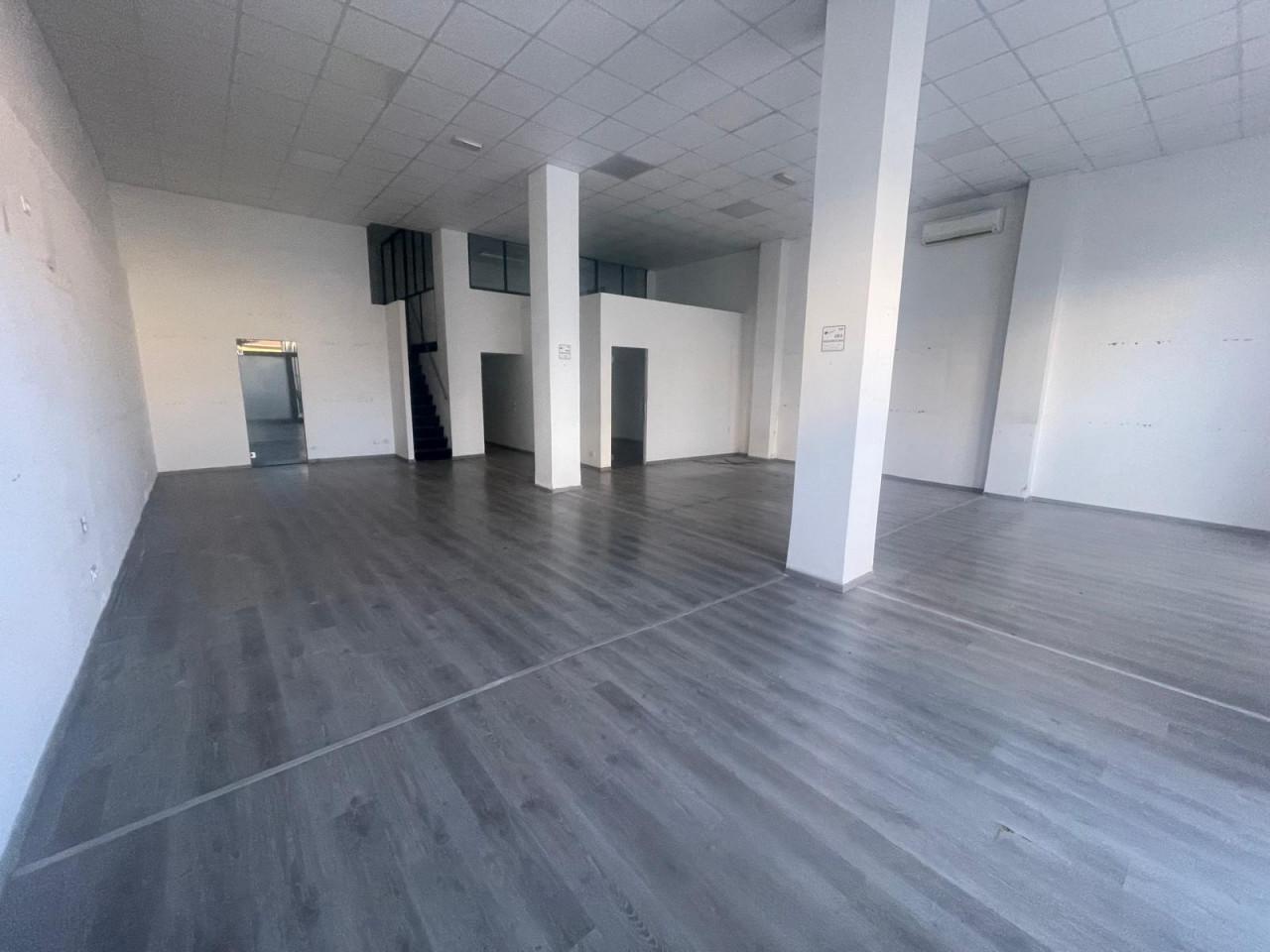 Negozio in Via Maggini 51, Ancona, {3} - Foto 2
