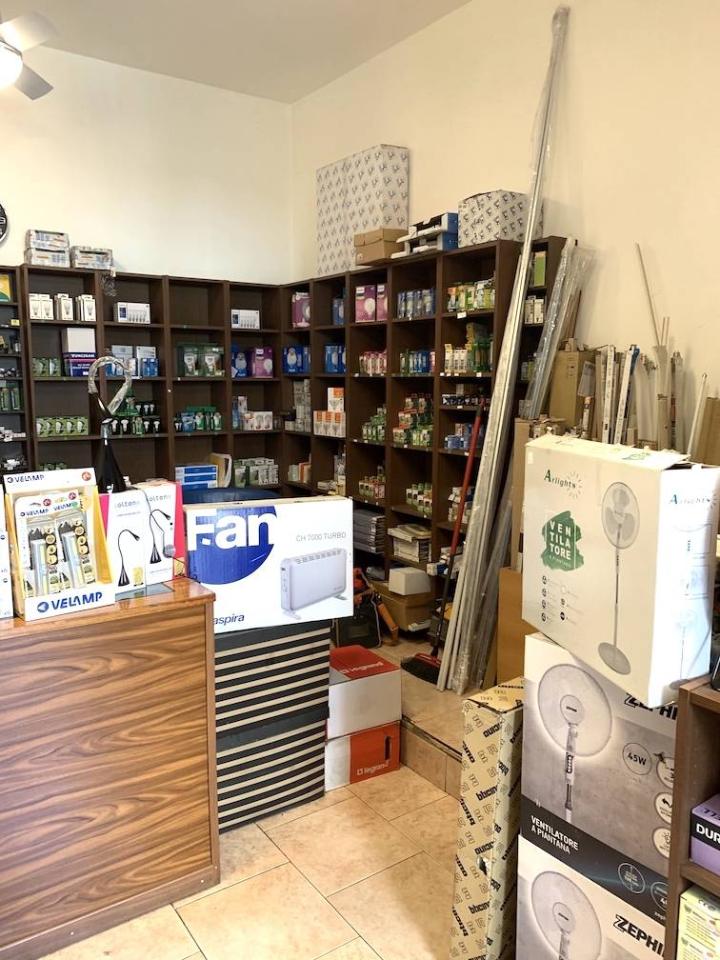 Negozio in Corso di Porta Vittoria 46, Milano, {3} - Foto 2
