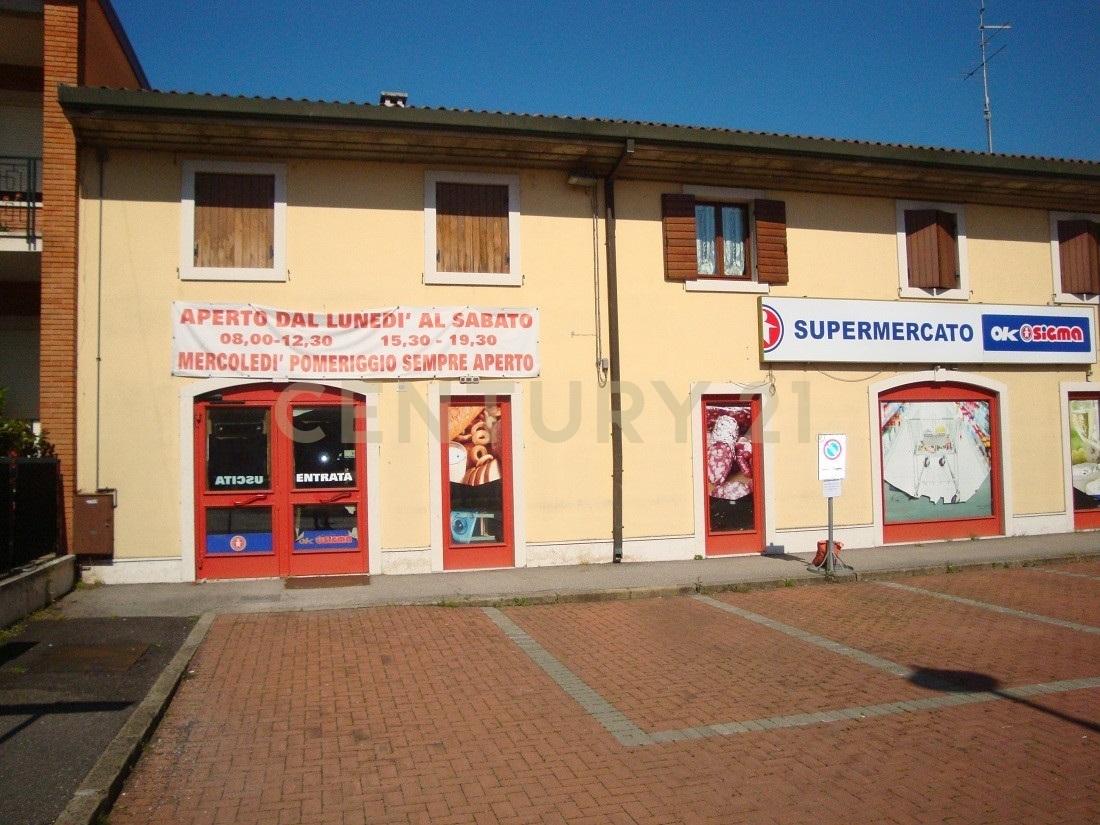 Negozio in Piazza Alcide De Gasperi 120, San Giovanni Lupatoto, {3} - Foto 1