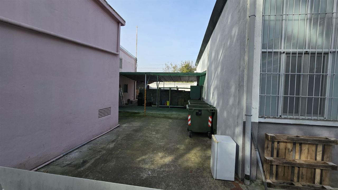 Capannone in Duccio Galimberti, Trezzano Sul Naviglio, {3} - Foto 2