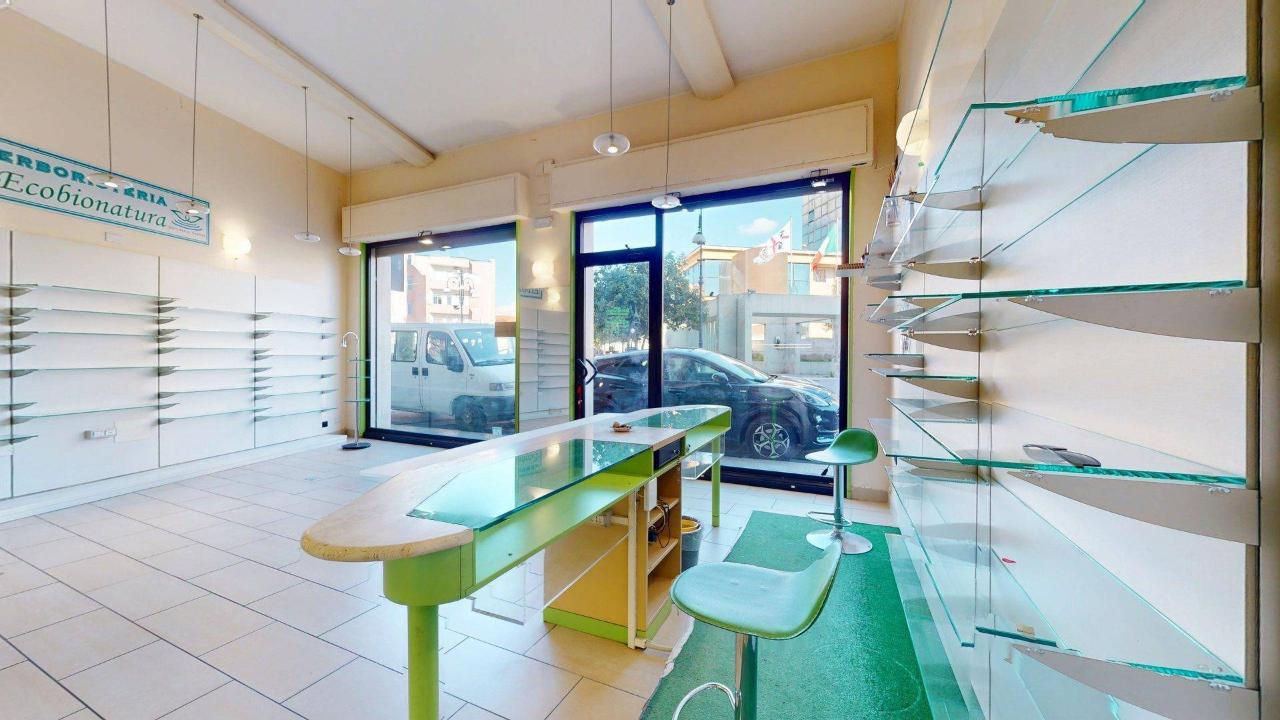 Negozio in Via Eligio Porcu, Quartu Sant'Elena, {3} - Foto 2