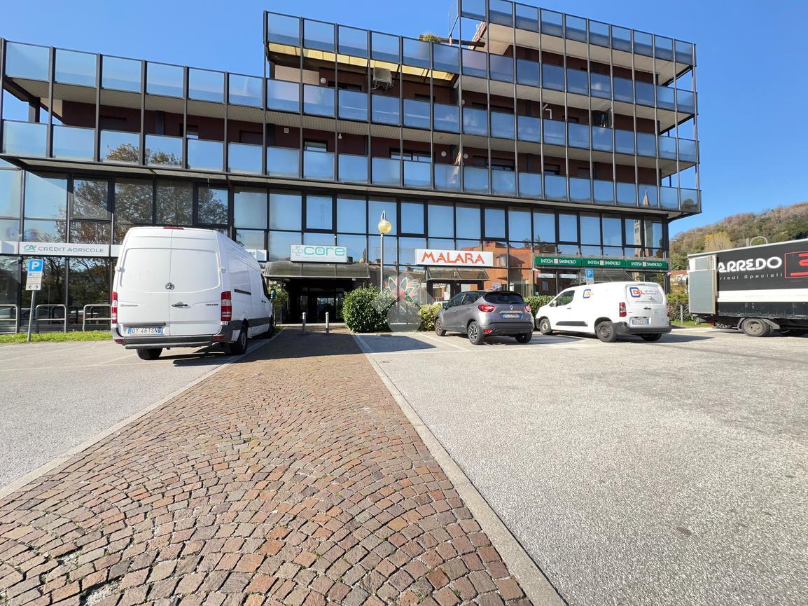 Ufficio in Via Santo Stefano 108, Buia, {3} - Foto 1