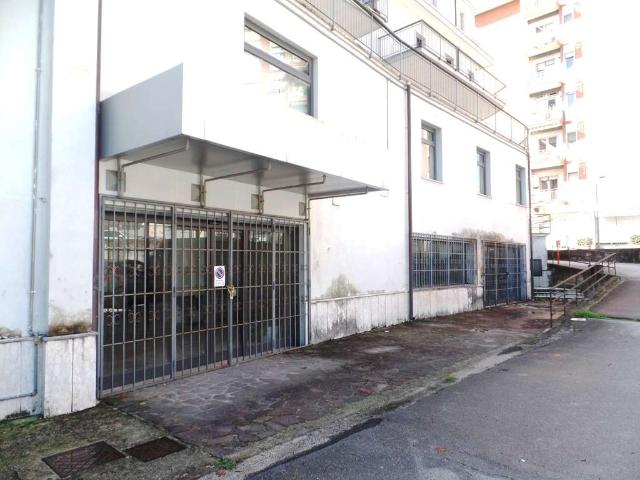 Warehouse in Viale Mazzini  80, Frosinone - Photo 1