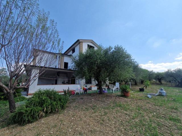 Detached house in Piazza Trieste, Sant'Agata de' Goti - Photo 1