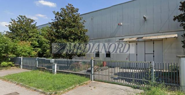 Industrial shed in {3}, Verdello - Photo 1