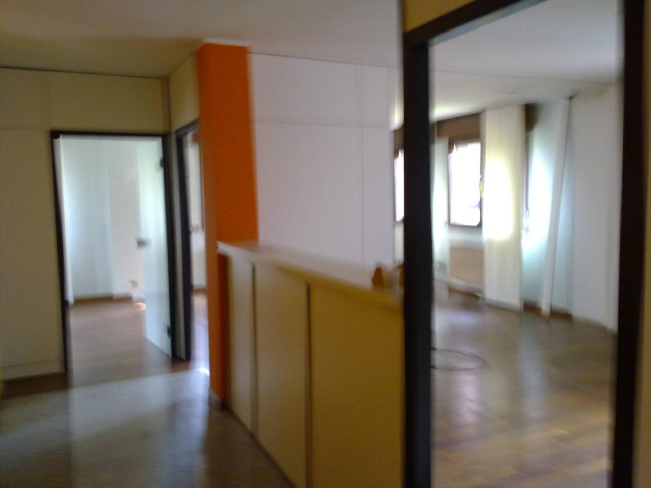 Ufficio in Via Clara Maffeis 14, Bergamo, {3} - Foto 2
