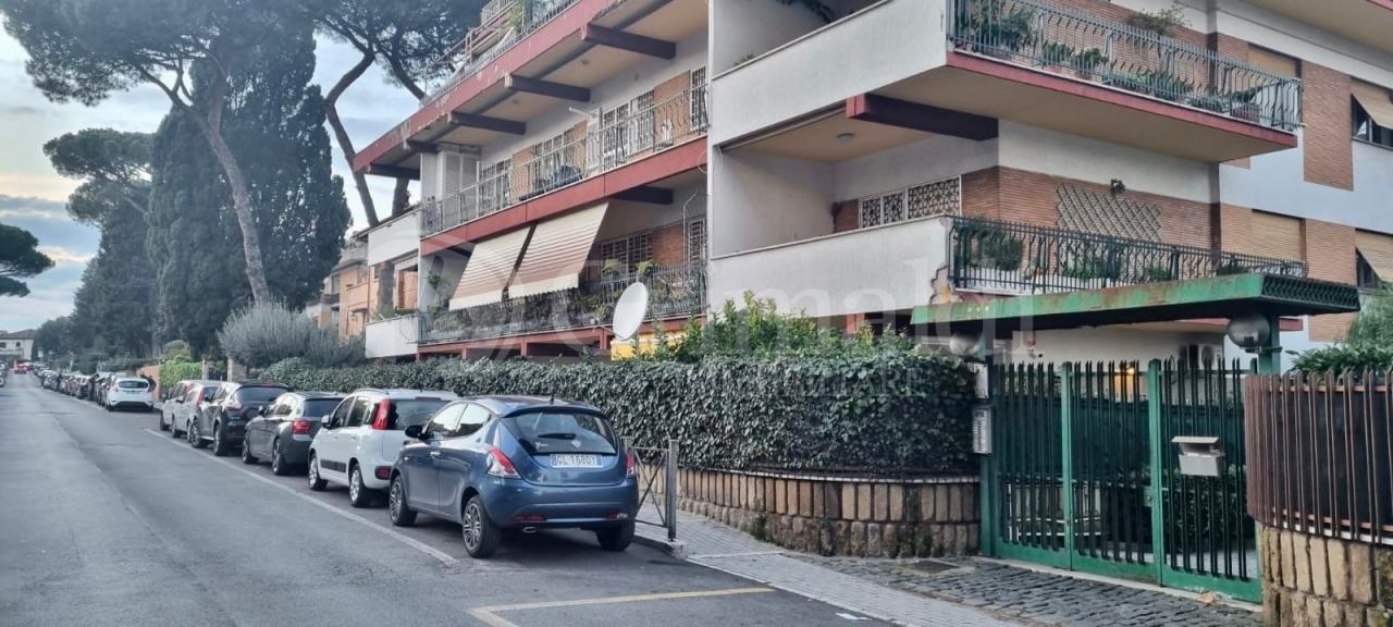 Parcheggio chiuso in affitto a Roma