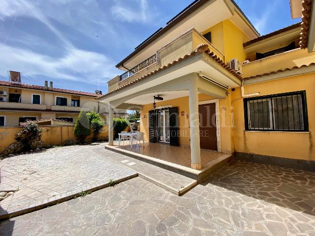 Villa a schiera in Via Ticino 33b, Anzio - Foto 1