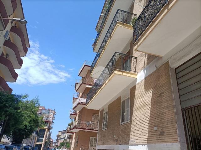 3-room flat in Via Alessandro Manzoni 51, Caserta - Photo 1