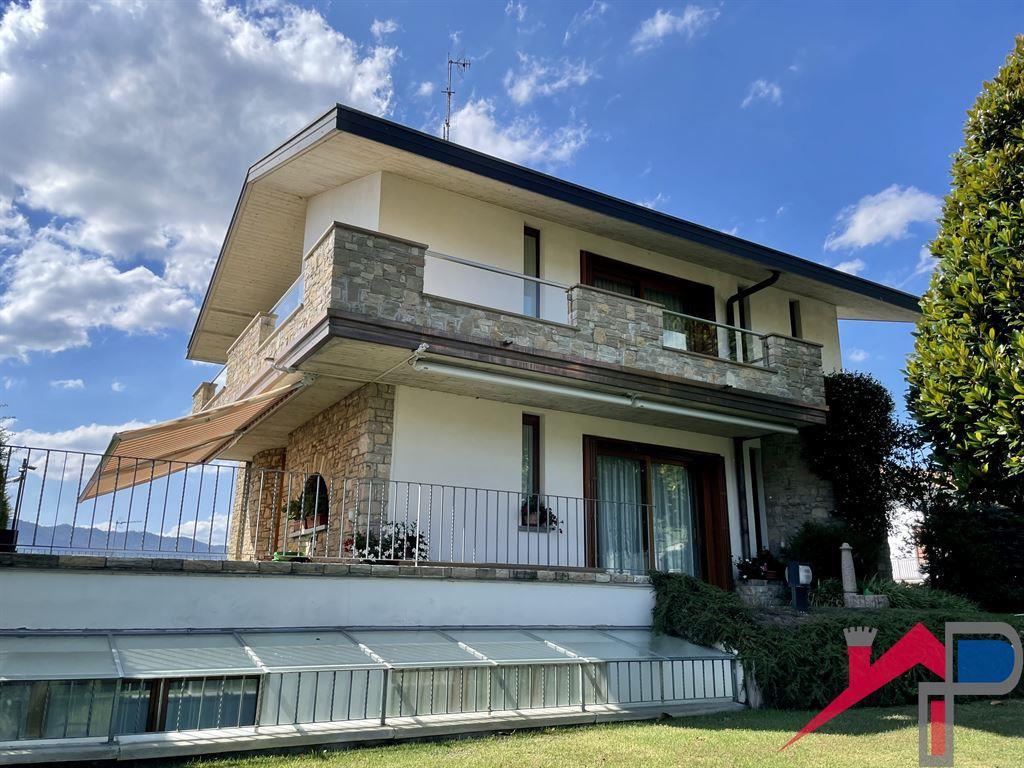 Villa in vendita a Cisano Bergamasco