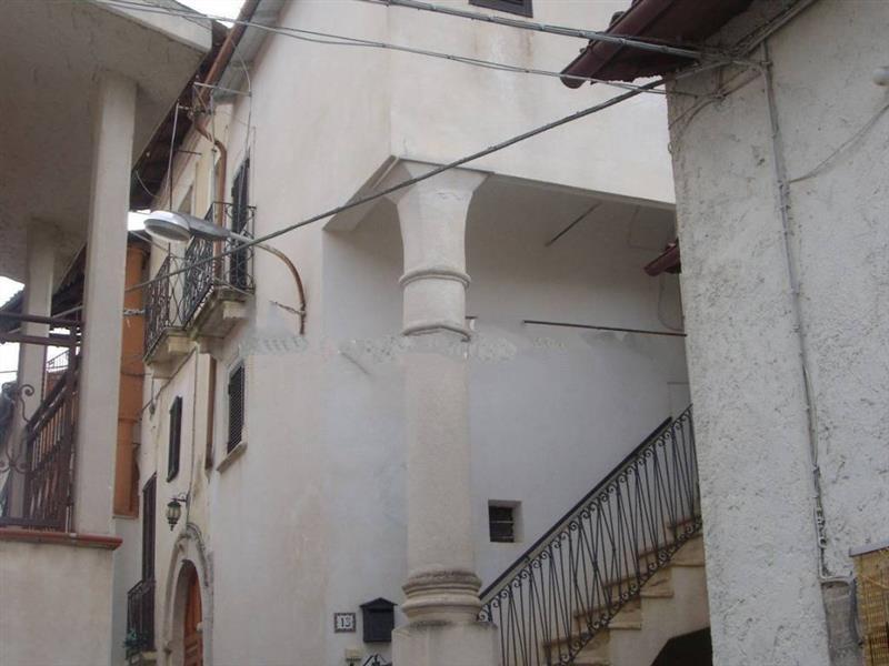 Villa in vendita a Fagnano Alto