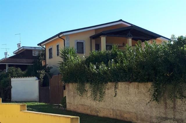 Mansion in {3}, Viale Corona Boreale - Photo 1