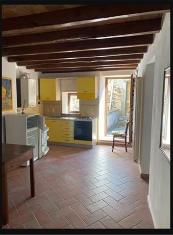 3-room flat in Via Ariberti, Villafranca in Lunigiana - Photo 1