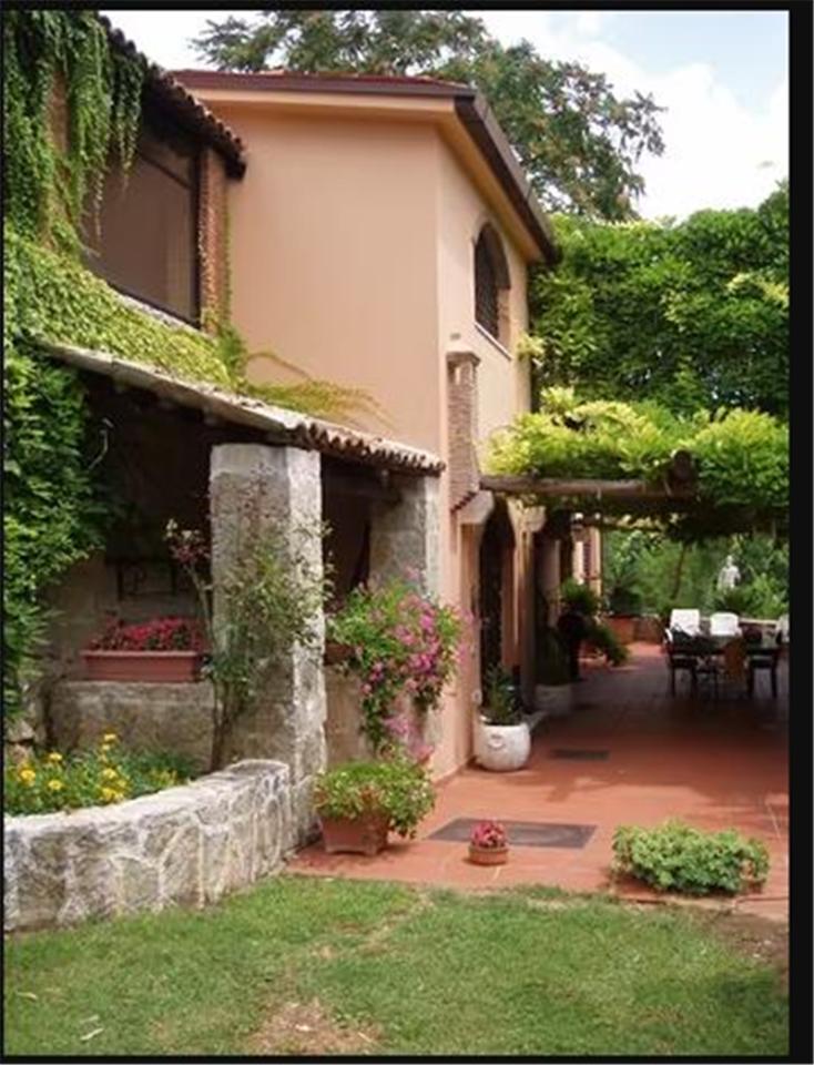 Villa in vendita a Pratella