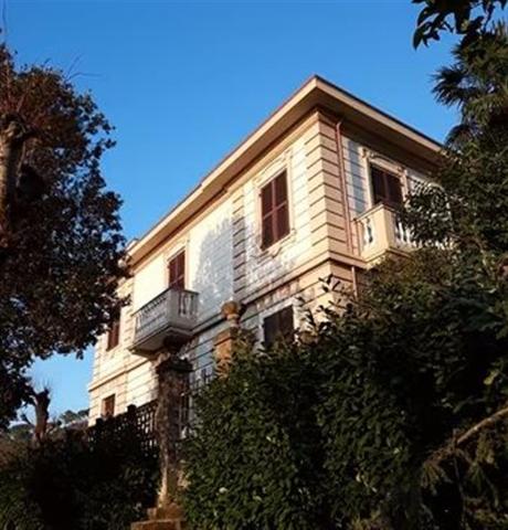 Mansion in {3}, Viale Rimembranza - Photo 1