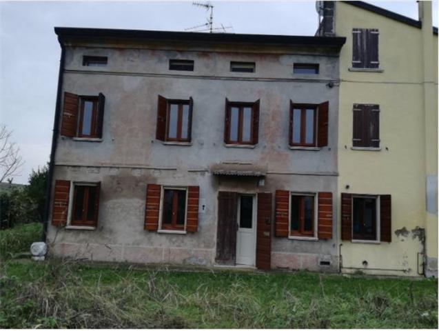 Quadrilocale in Strada Argine Vecchio, San Benedetto Po - Foto 1