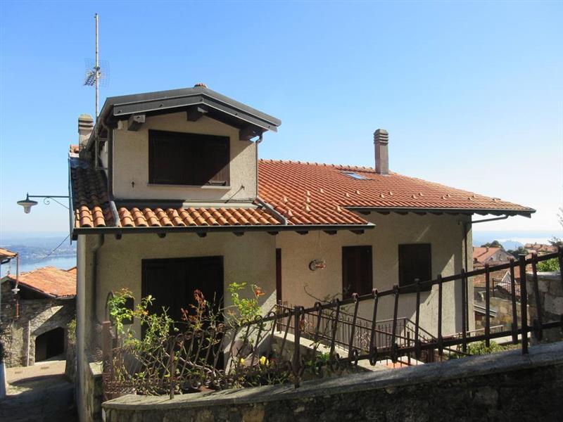 Villa in vendita a Massino Visconti