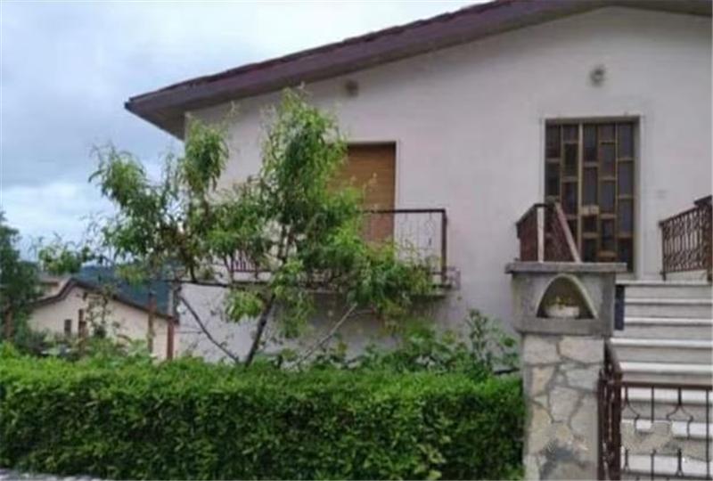 Villa in vendita a Montorio Al Vomano