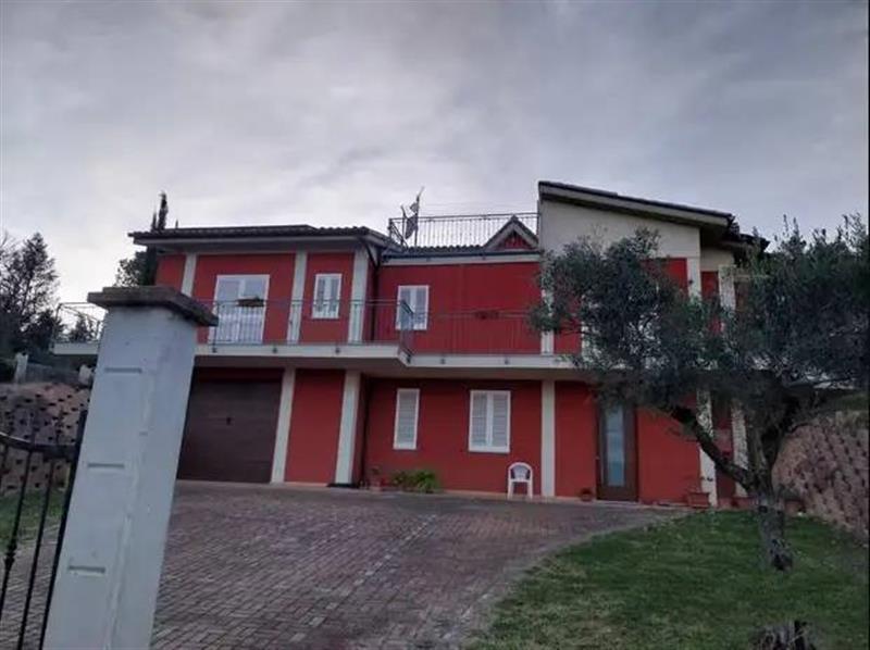 Villa in vendita a Tolentino