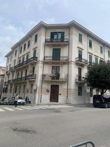 Vierzimmerwohnung in Via 4 Maggio, Benevento - Foto 1