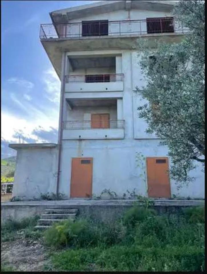 Casa indipendente in vendita a Petilia Policastro