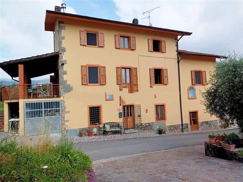 Casa indipendente in vendita a Montecatini Terme