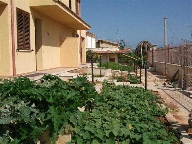 Terraced house in {3}, Via Ferdinado Magellano - Photo 1