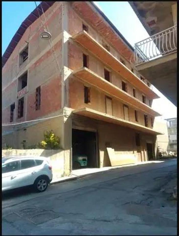 Palazzo in vendita a Favara
