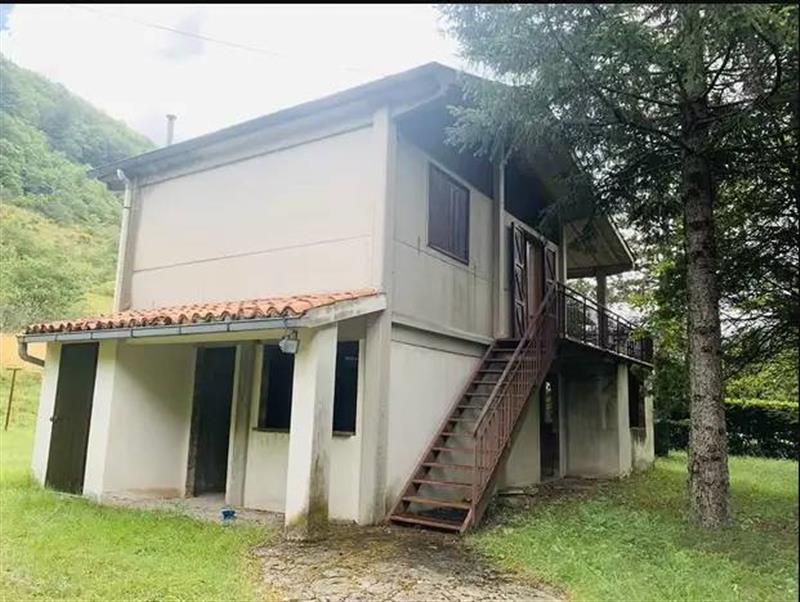 Villa in vendita a Cantiano