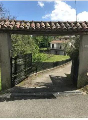 Mansion in Via E. Bassignani, Villafranca in Lunigiana - Photo 1