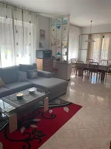 4-room flat in Via degli Alpini, Laives - Photo 1