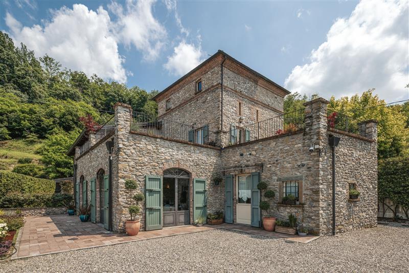 Villa in vendita a Gropparello
