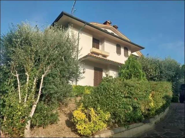 Casa indipendente in Via Monte Rosa, Poggibonsi - Foto 1