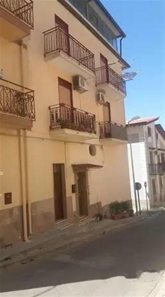 Palazzo in vendita a Ventimiglia Di Sicilia