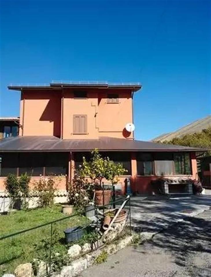 Villa in vendita a Ortona Dei Marsi