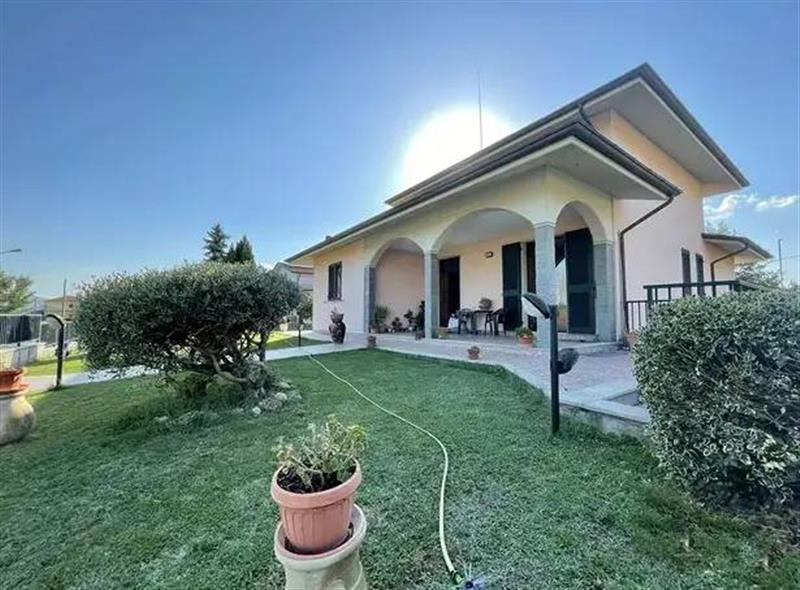 Villa in vendita a Villafranca In Lunigiana
