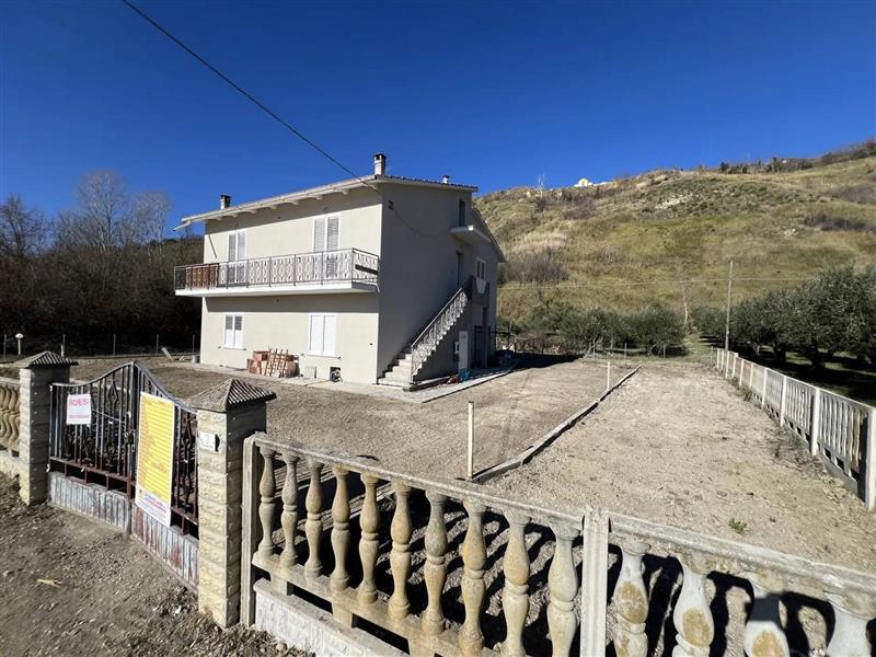Villa in vendita a Castilenti