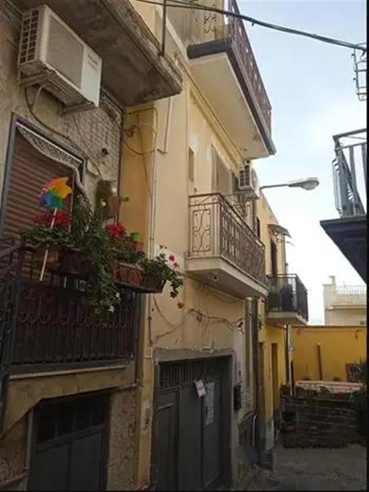 Appartamento in vendita a Santa Maria Di Licodia