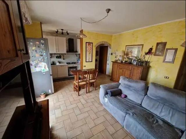 3-room flat in Via Filippo Turati, Castel del Piano - Photo 1