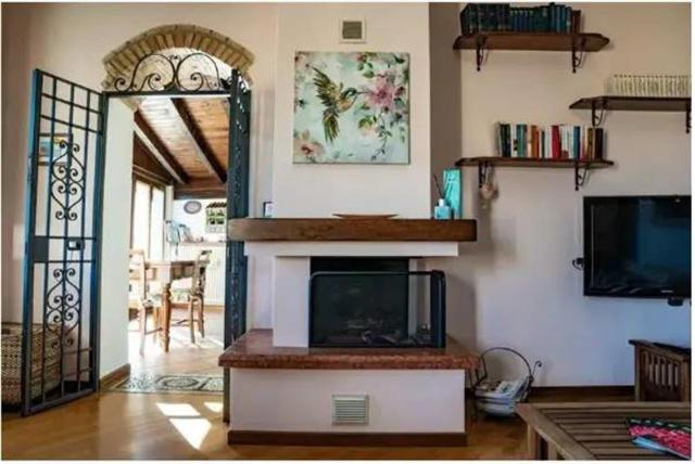 3-room flat in Via Giovanni Corti, Erba - Photo 1