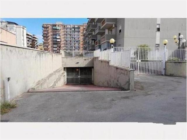 Garage or car box in Via Luigi Galvani, Palermo - Photo 1