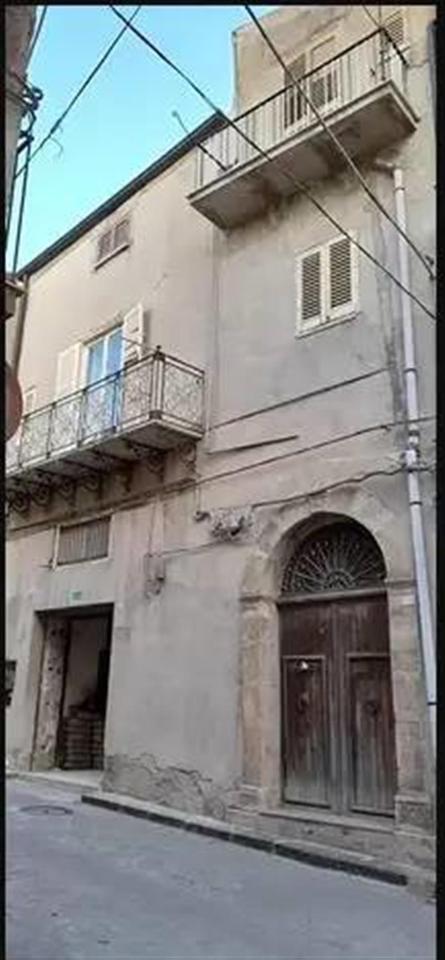 Palazzo in vendita a Mazzarino