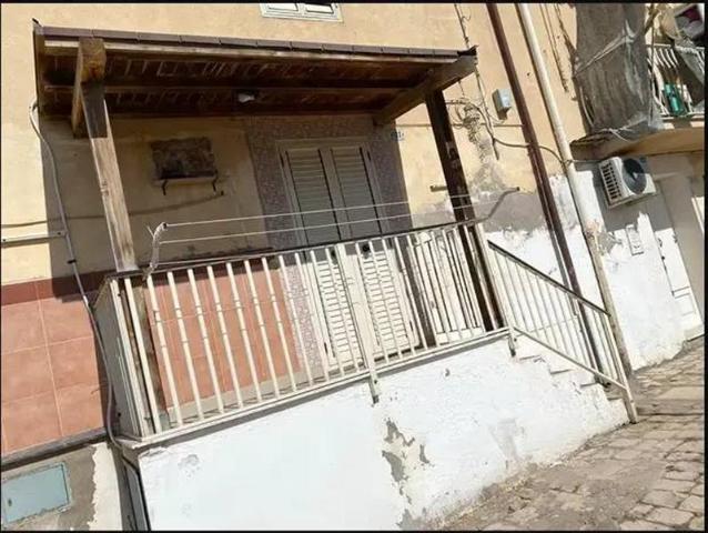 3-room flat in Via Cristoforo Colombo 122/, Gela - Photo 1