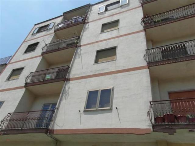 3-room flat in Via Nazionale Appia, Santa Maria a Vico - Photo 1