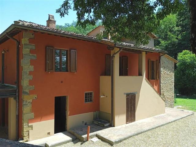 Country house or cottage in Frazione Montemarciano, Terranuova Bracciolini - Photo 1