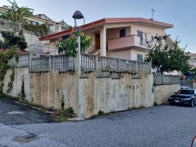 4-room flat in Via Riviera Prangi, Pizzo - Photo 1