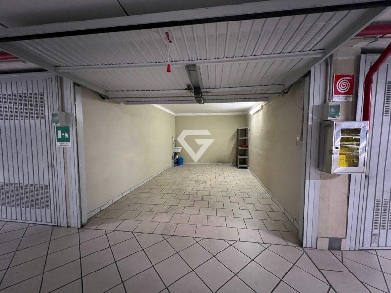 Parcheggio chiuso in Piazza Italia, Loano, {3} - Foto 2