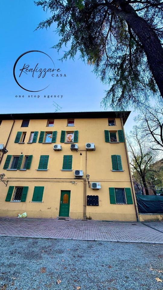 appartamento in vendita a Reggio nell'Emilia in zona Città Storica