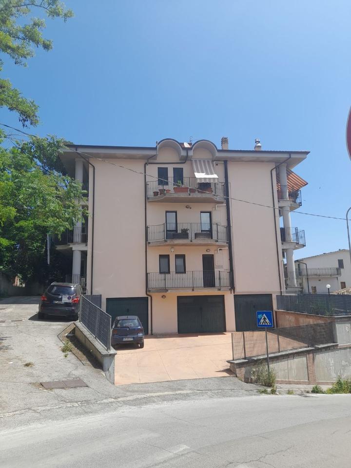 Appartamento in vendita a Loreto Aprutino